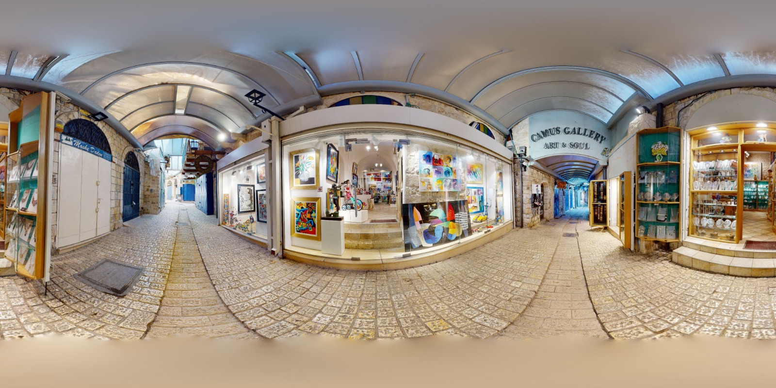 כמוס גלרי בעמ